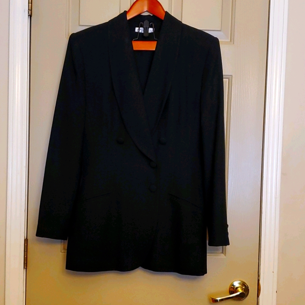 Atrium 2 piece skirt and blazer suit black